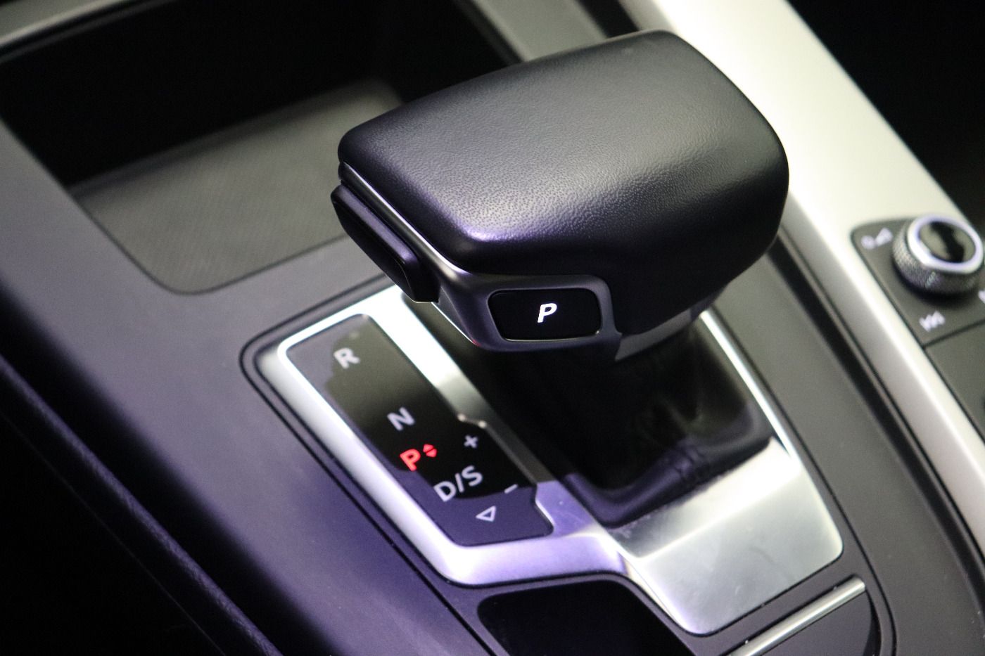 Fahrzeugabbildung Audi A4 Avant 40 TDI quattro S tronic Matrix|CarPlay