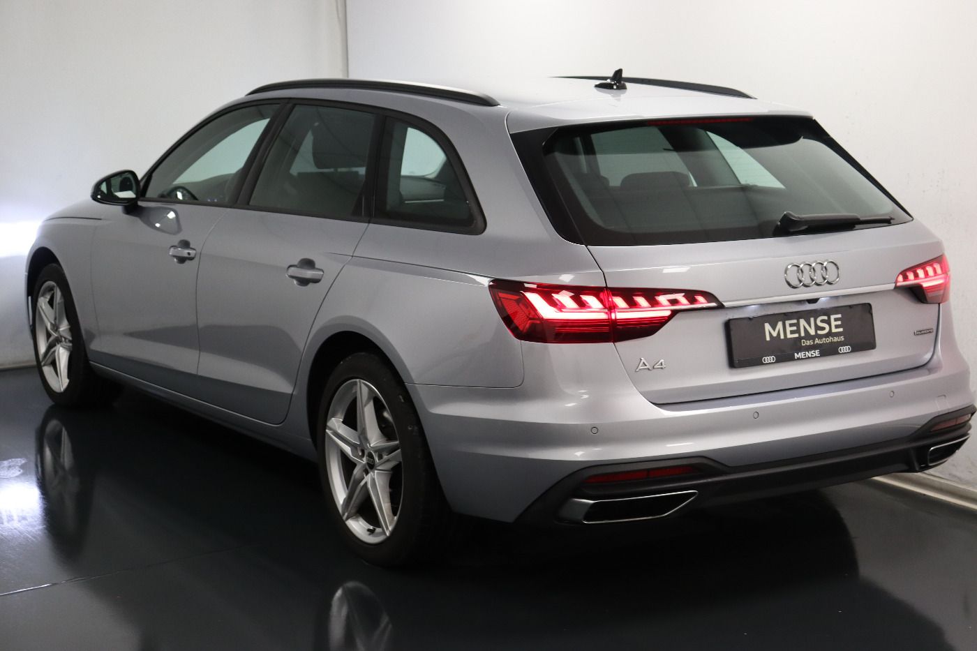 Fahrzeugabbildung Audi A4 Avant 40 TDI quattro S tronic Matrix|CarPlay