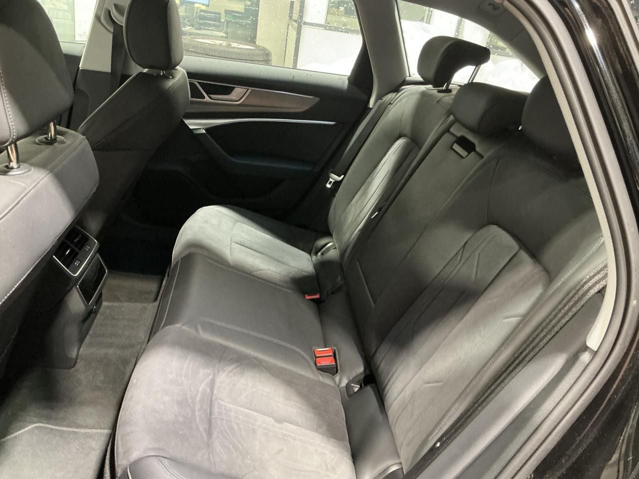 Fahrzeugabbildung Audi A6 Avant 50 TFSIe Quattro S tronic Sport AHK|ACC