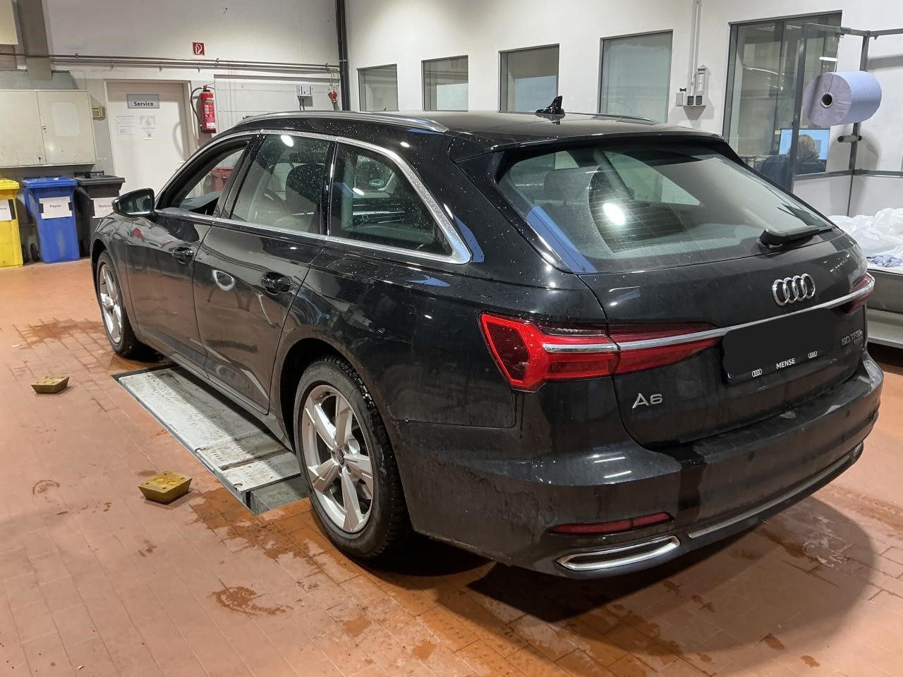 Fahrzeugabbildung Audi A6 Avant 50 TFSIe Quattro S tronic Sport AHK|ACC