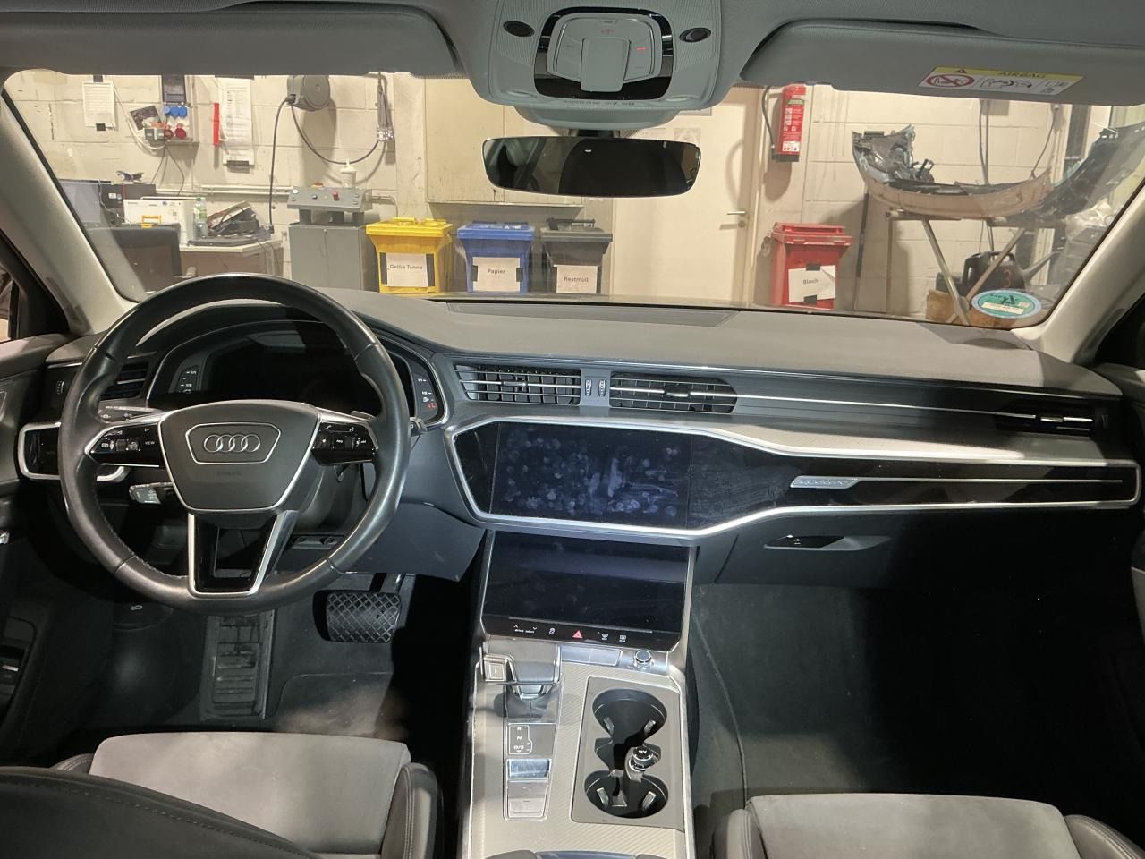 Fahrzeugabbildung Audi A6 Avant 50 TFSIe Quattro S tronic Sport AHK|ACC
