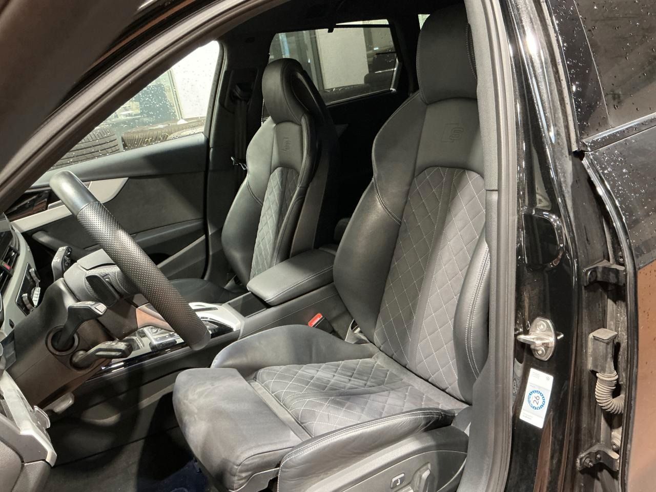 Fahrzeugabbildung Audi A4 Avant 50 TDI quattro tiptronic S line Matrix