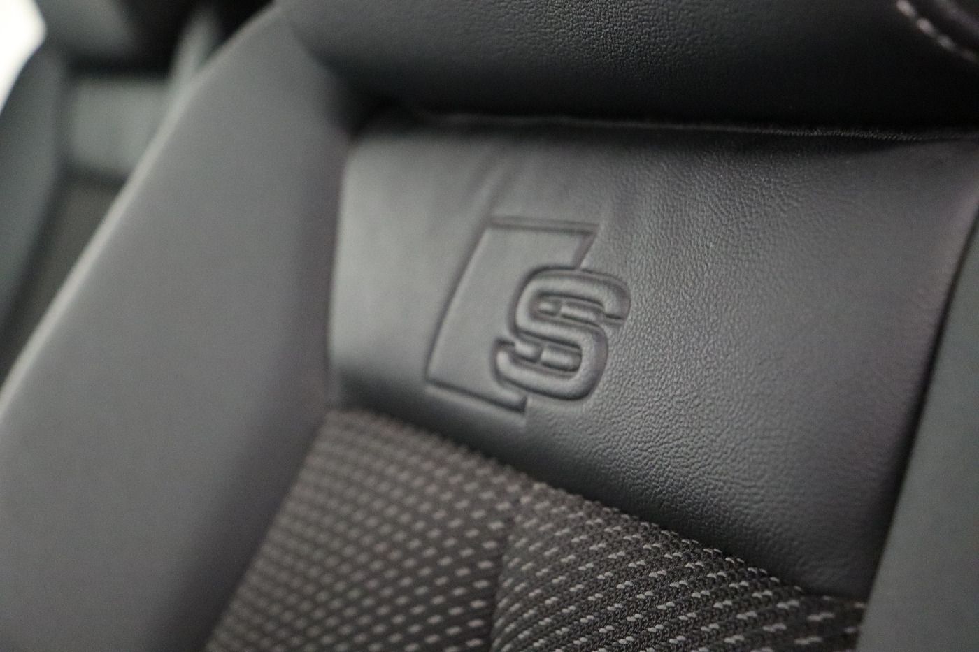 Fahrzeug autohaus mense Fahrzeugabbildung Audi Q4 e-tron 45 quattro AHK|Standhzg|LED|Navi