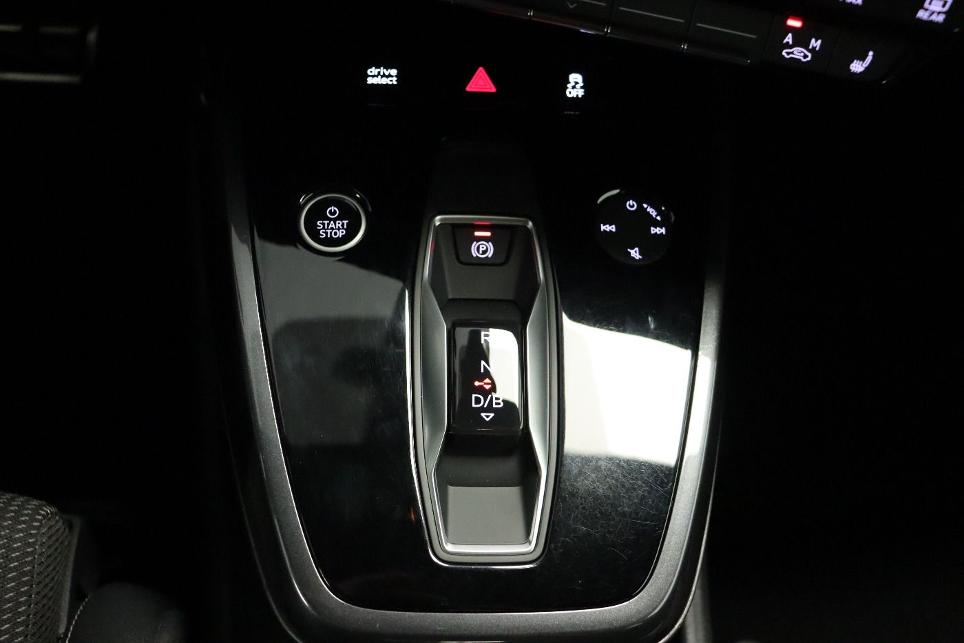 Fahrzeug autohaus mense Fahrzeugabbildung Audi Q4 e-tron 45 quattro AHK|Standhzg|LED|Navi