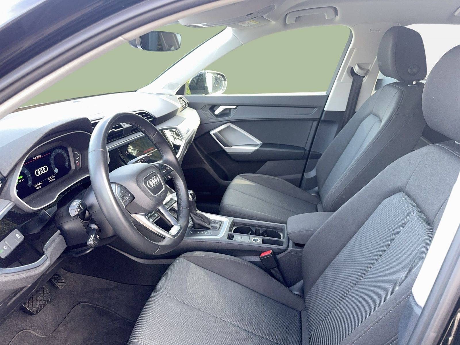 Fahrzeugabbildung Audi Q3 45 TFSIe S tronic LED|Navi|Kamera
