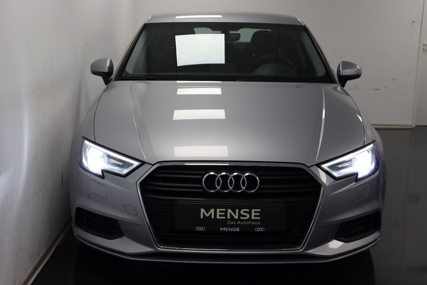 Fahrzeugabbildung Audi A3 Limousine 30 TDI Navi|Xenon|Akustikglas|PDC