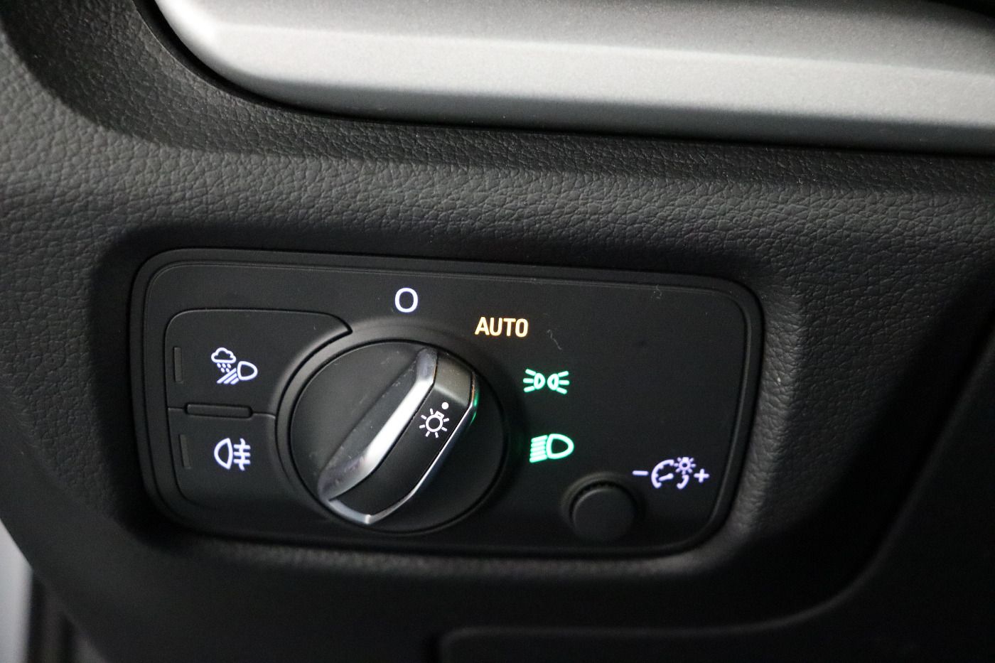 Fahrzeugabbildung Audi A3 Limousine 30 TDI Navi|Xenon|Akustikglas|PDC