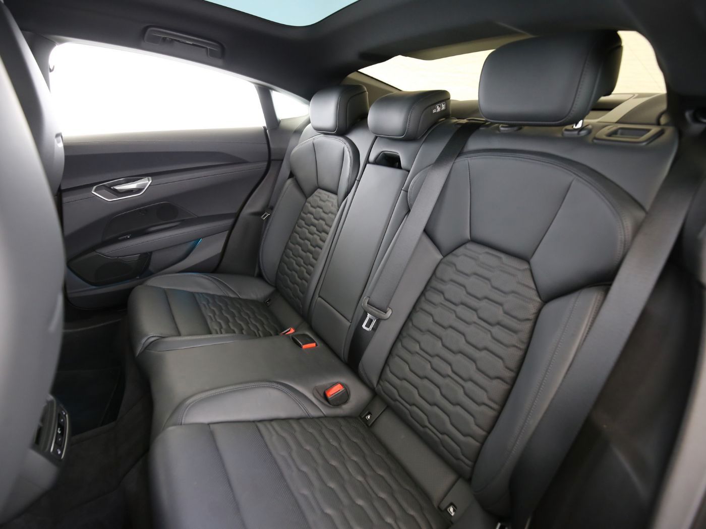 Fahrzeug autohaus mense Fahrzeugabbildung Audi e-tron GT quattro Matrix|HUD|Luft|Pano|Standhzg