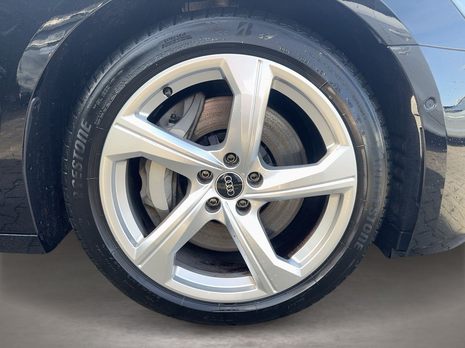 Fahrzeugabbildung Audi A6 Avant 50 TFSIe quattro S tronic S line AHK