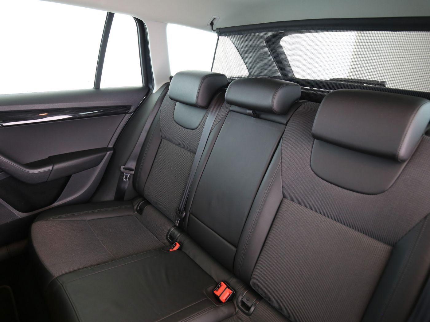 Fahrzeug autohaus mense Fahrzeugabbildung SKODA Octavia Combi 1.0 TSI Style Navi|Facelift|PDC