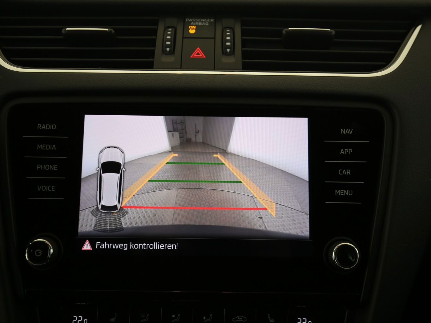 Fahrzeug autohaus mense Fahrzeugabbildung SKODA Octavia Combi 1.0 TSI Style Navi|Facelift|PDC