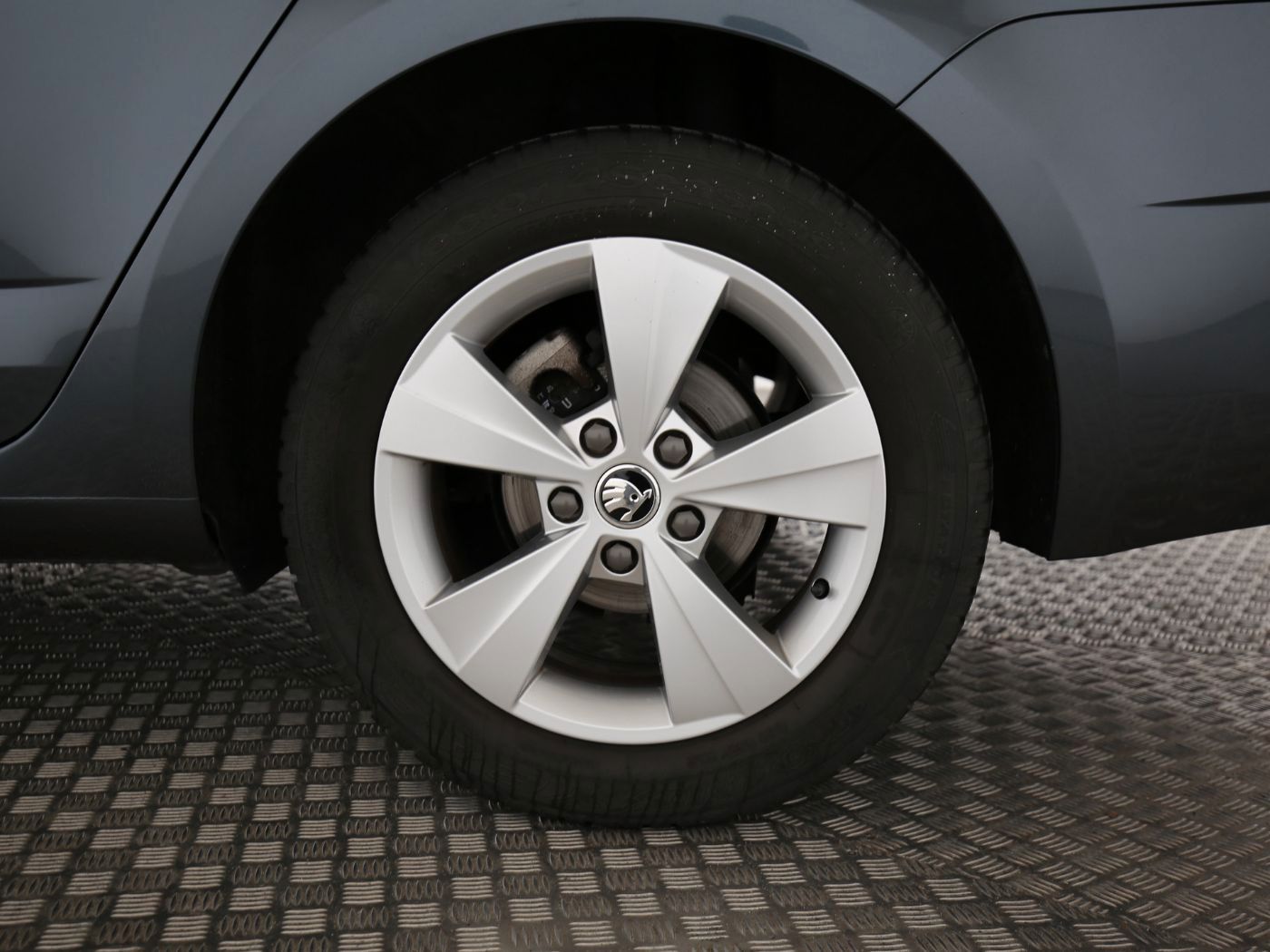 Fahrzeug autohaus mense Fahrzeugabbildung SKODA Octavia Combi 1.0 TSI Style Navi|Facelift|PDC