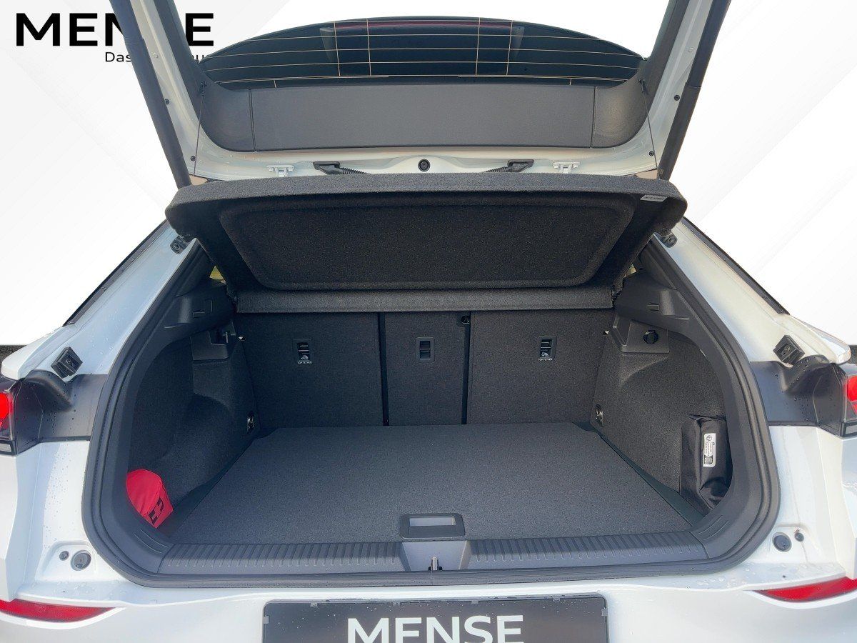 Fahrzeugabbildung Volkswagen T-Roc 1.5 eTSI DSG R-Line Nav BlackStyle HUD 360