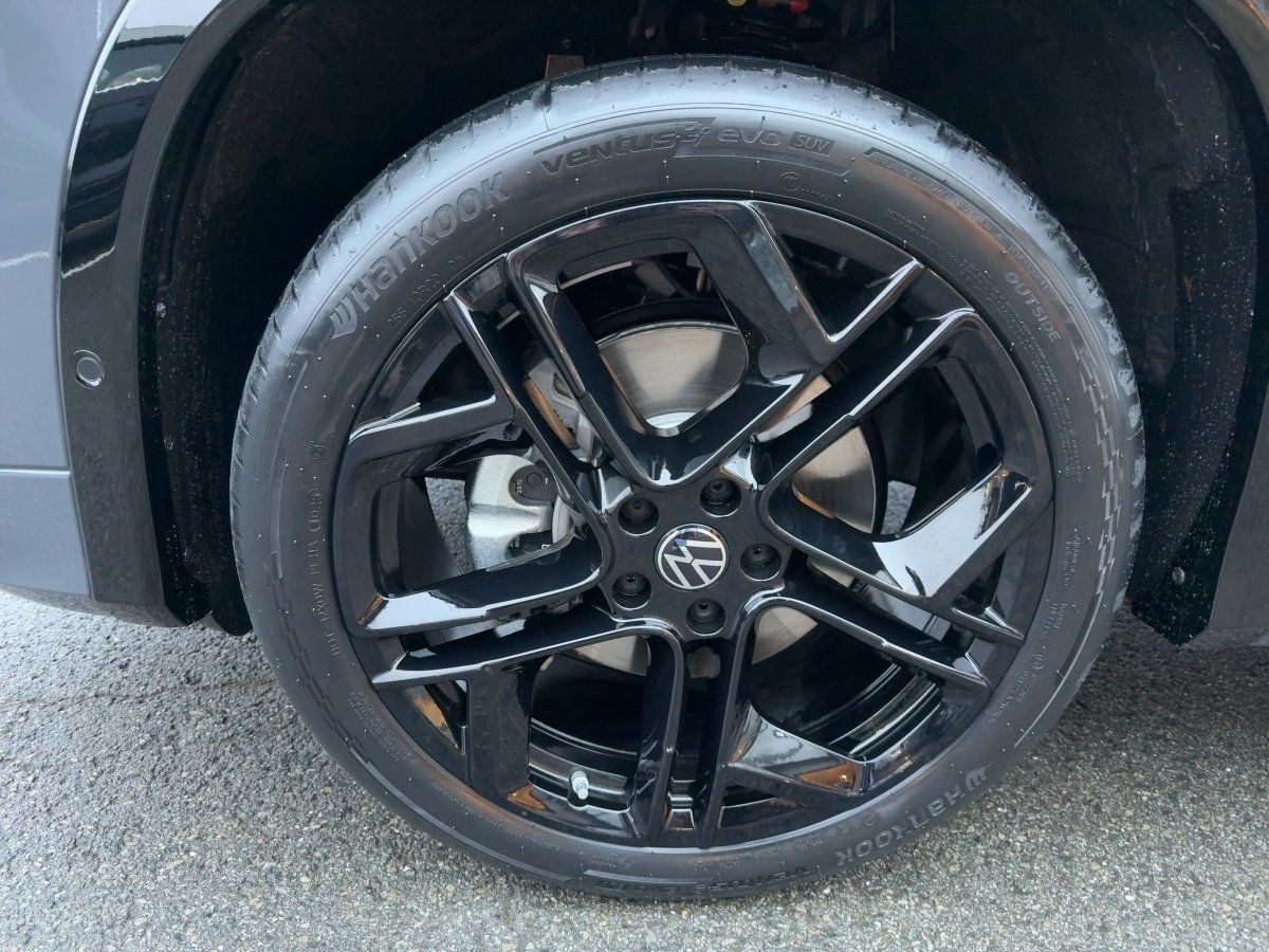 Fahrzeugabbildung Volkswagen Tayron TDI 4M R-Line AHK Pano BlackStyle 7-Sitze