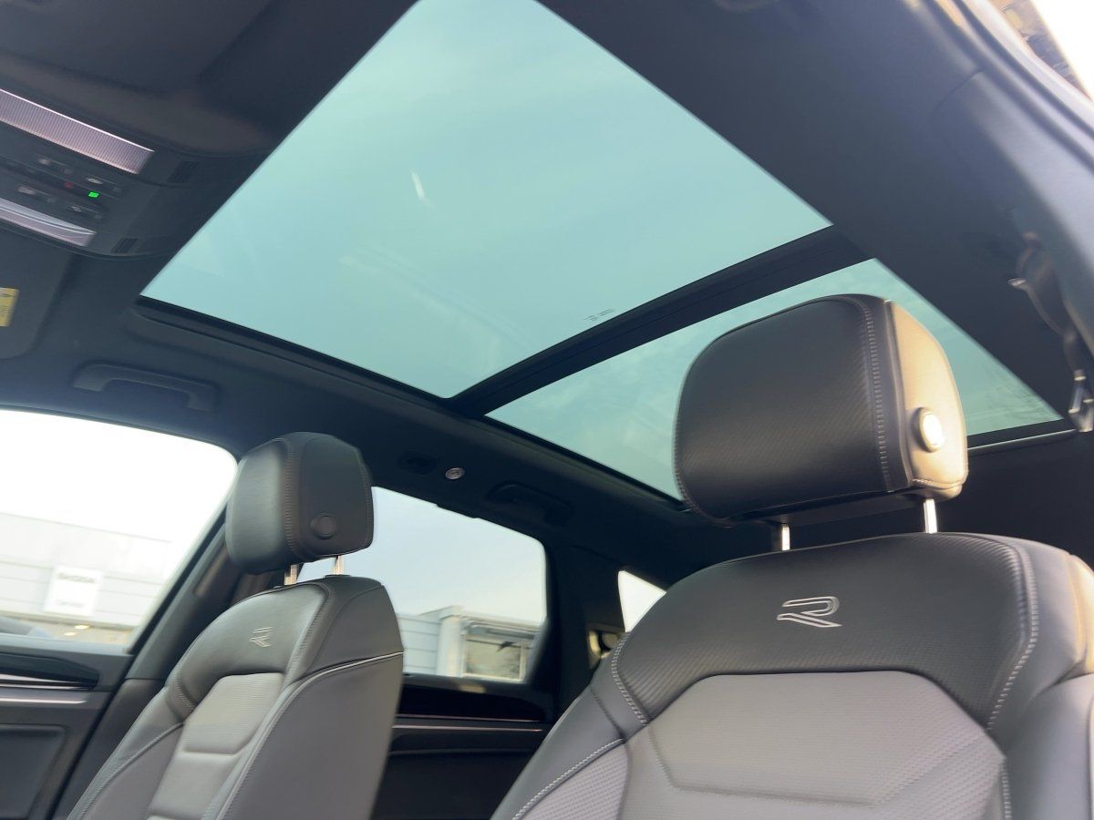 Fahrzeug autohaus mense Fahrzeugabbildung Volkswagen Touareg R-Line V6 TDI 4M BlackStyle Standhzg Luf - mit KI generiert/bearbeitet