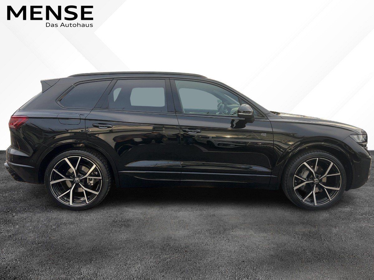Fahrzeug autohaus mense Fahrzeugabbildung Volkswagen Touareg R-Line V6 TDI 4M BlackStyle Standhzg Luf - mit KI generiert/bearbeitet