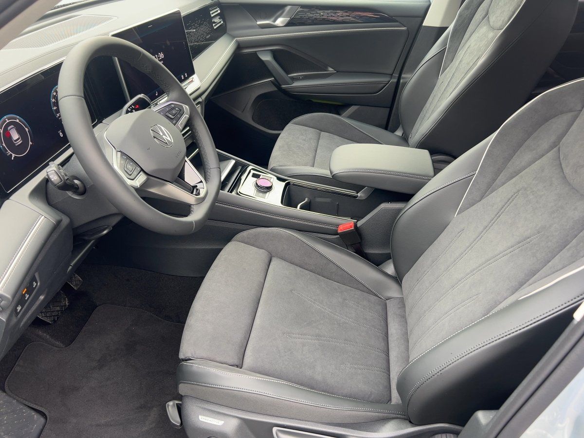 Fahrzeugabbildung Volkswagen Tiguan TDI Elegance AHK Nav 360° IQ.Light eKlapp