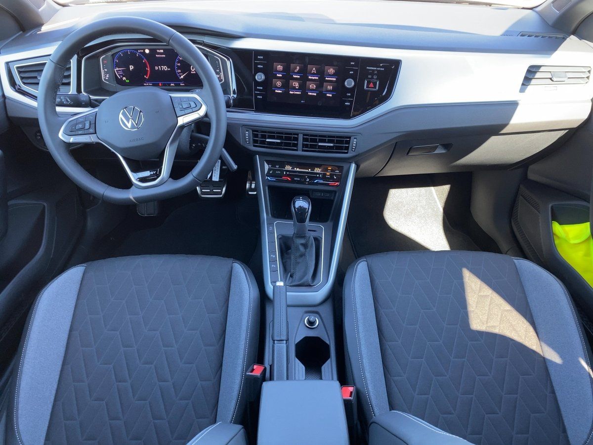 Fahrzeugabbildung Volkswagen Polo 1.0 TSI DSG Energy Kamera SideAssist Nav AC