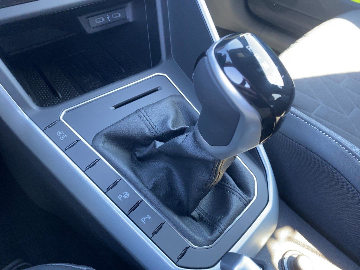 Fahrzeugabbildung Volkswagen Polo 1.0 TSI DSG Energy Kamera SideAssist Nav AC