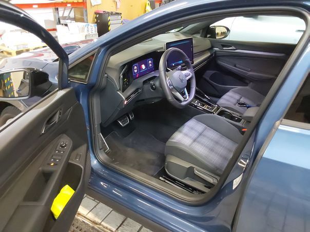 Fahrzeugabbildung Volkswagen Golf VIII GTE DSG IQ.Light|Matrix|CarPlay|AHK|LM