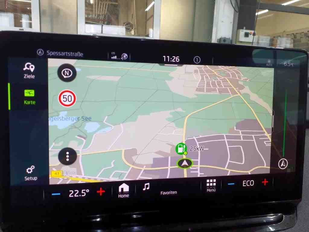 Fahrzeugabbildung SKODA Enyaq 50 Loft LED|VirtualCP|KlimaA|LaneAss|PDC