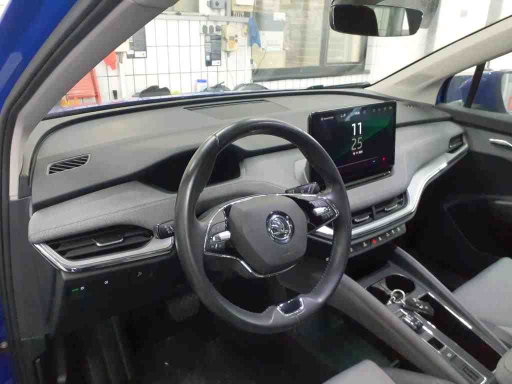 Fahrzeugabbildung SKODA Enyaq 50 Loft LED|VirtualCP|KlimaA|LaneAss|PDC