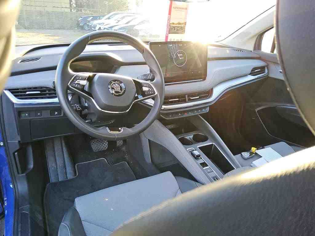 Fahrzeugabbildung SKODA Enyaq 50 Loft LED|VirtualCP|KlimaA|LaneAss|PDC