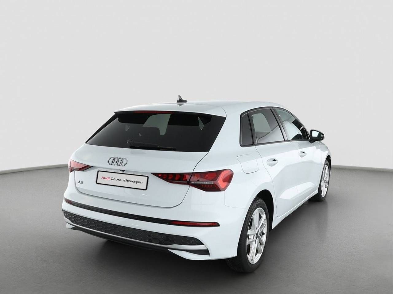 Fahrzeugabbildung Audi A3 Sportback 40 TFSI e S tronic AHK|Standhzg|ACC