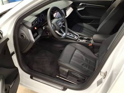 Fahrzeugabbildung Audi A3 Sportback 40 TFSI e S tronic advanced Matrix