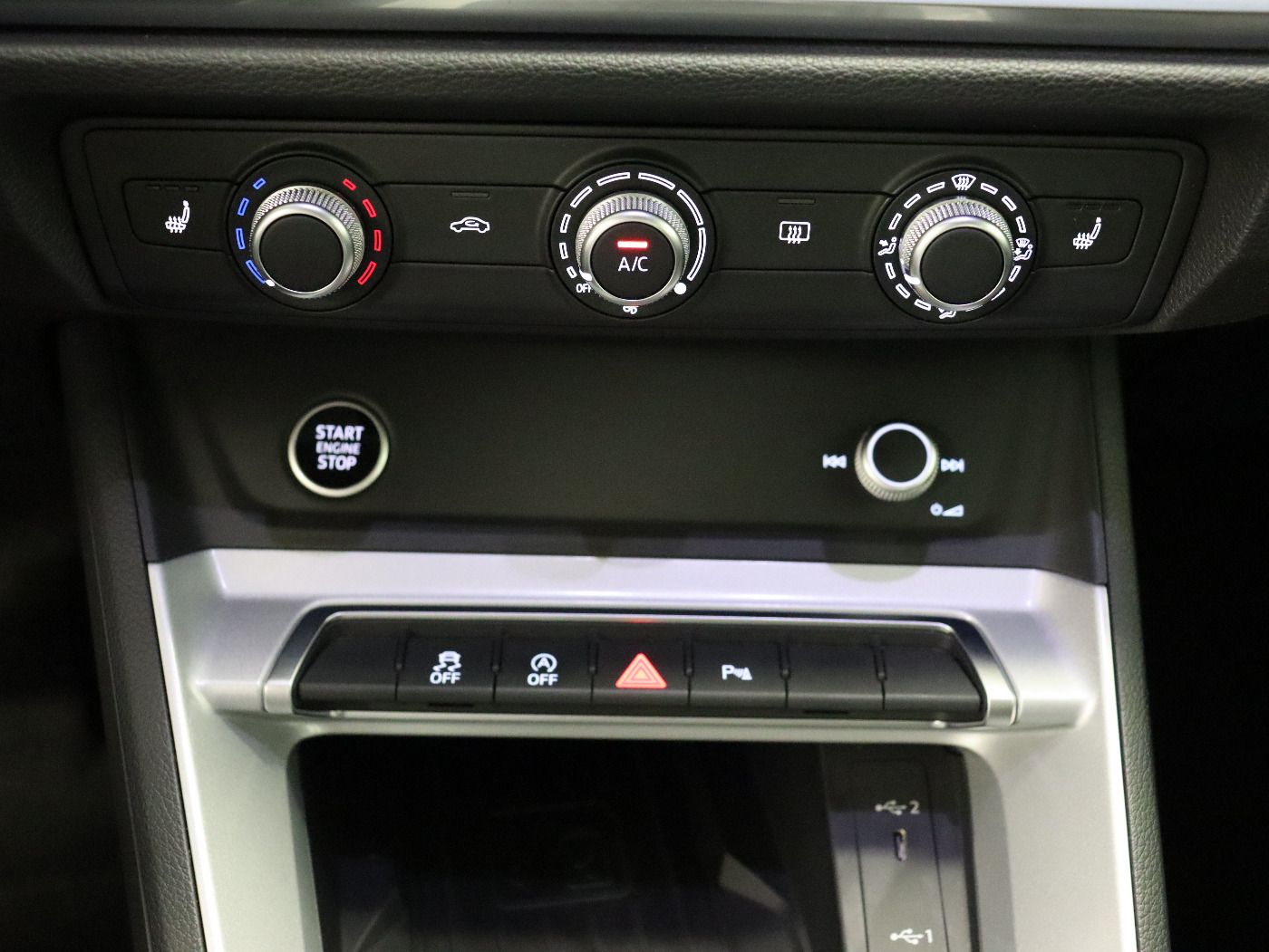 Fahrzeugabbildung Audi Q3 35 TDI S tronic |CarPlay|SpurH|AkustikGlas|LM