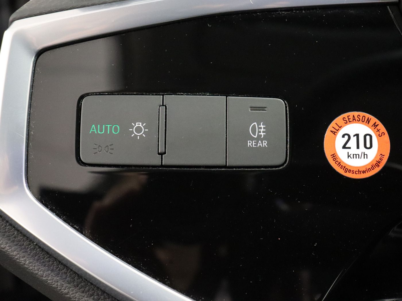 Fahrzeugabbildung Audi Q3 35 TDI S tronic |CarPlay|SpurH|AkustikGlas|LM