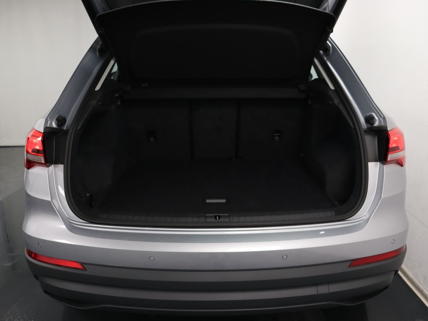 Fahrzeugabbildung Audi Q3 35 TDI S tronic |CarPlay|SpurH|AkustikGlas|LM