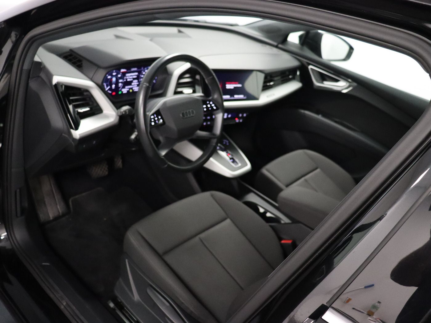 Fahrzeug autohaus mense Fahrzeugabbildung Audi Q4 e-tron 35 Standhzg|LED|VirtualCP|KlimaA