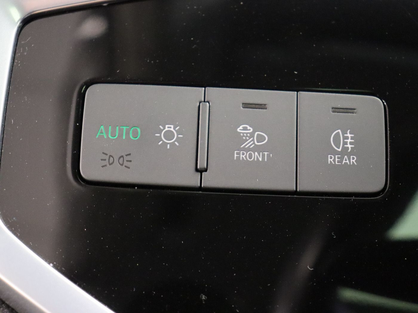 Fahrzeug autohaus mense Fahrzeugabbildung Audi Q3 45 TFSIe S tronic S line Matrix|AHK|Pano|SD|L