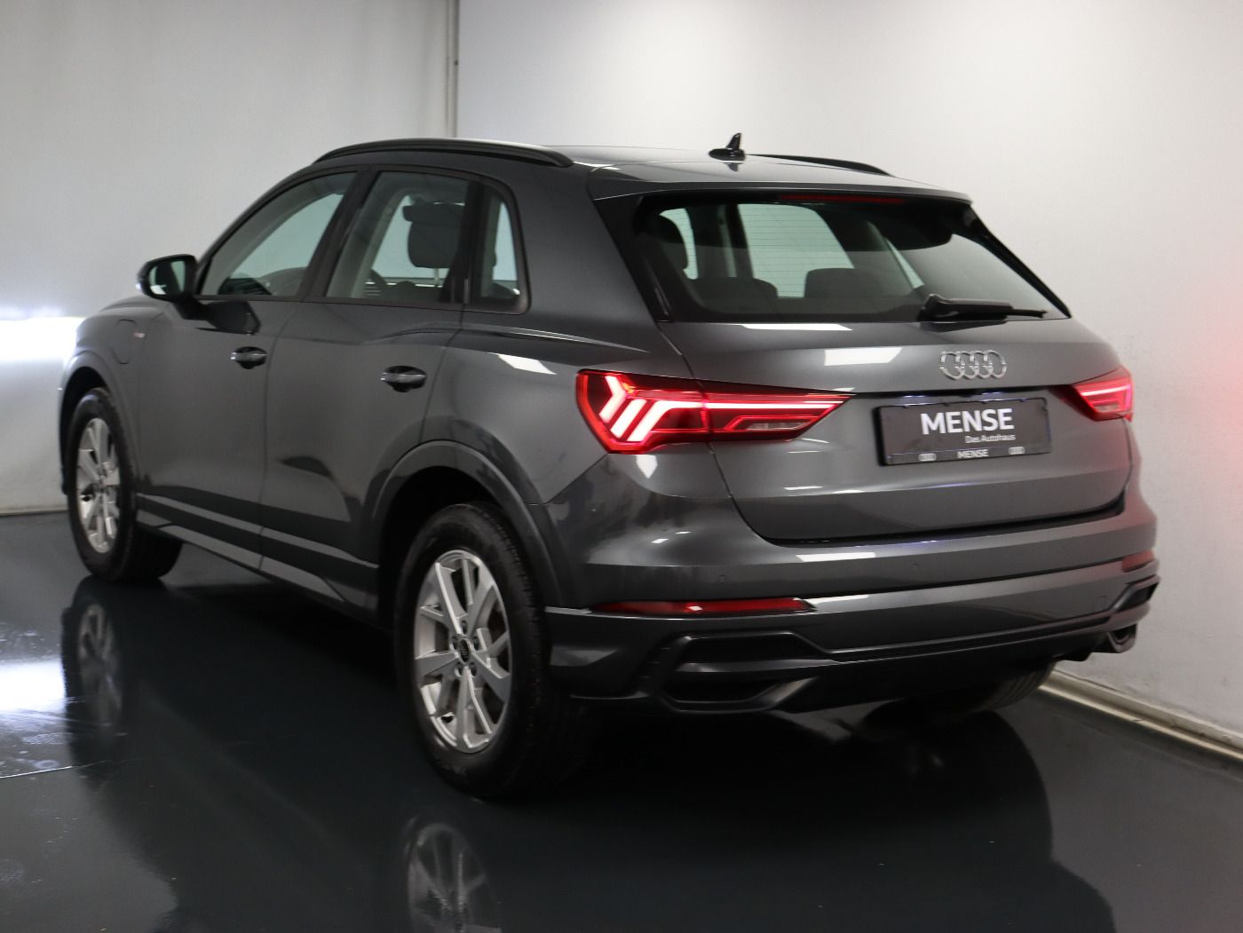 Fahrzeug autohaus mense Fahrzeugabbildung Audi Q3 45 TFSIe S tronic S line Matrix|AHK|Pano|SD|L