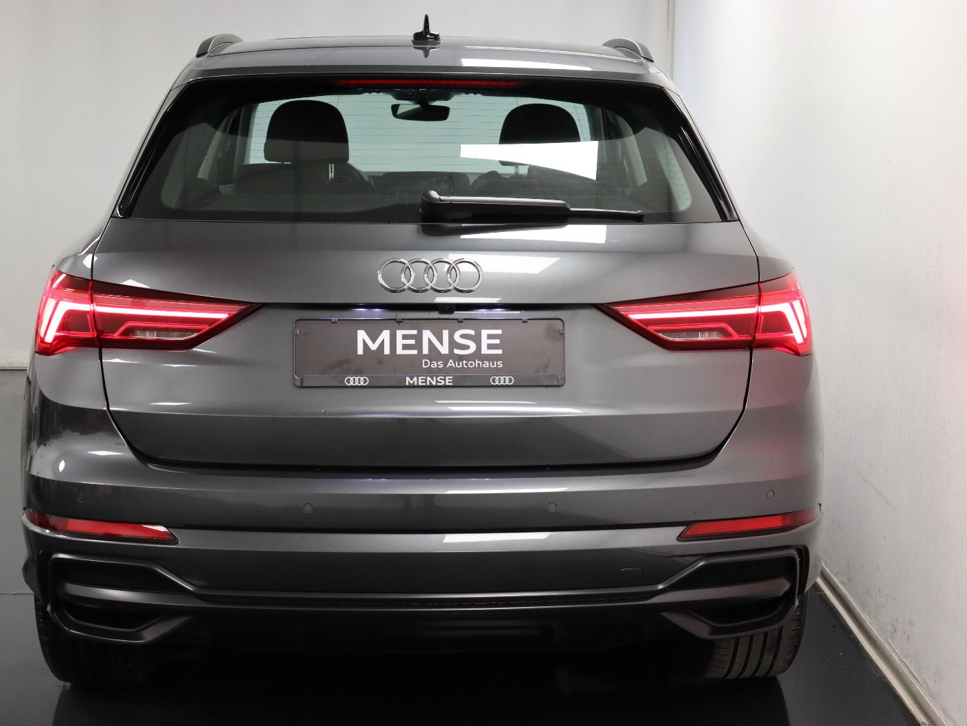 Fahrzeug autohaus mense Fahrzeugabbildung Audi Q3 45 TFSIe S tronic S line Matrix|AHK|Pano|SD|L