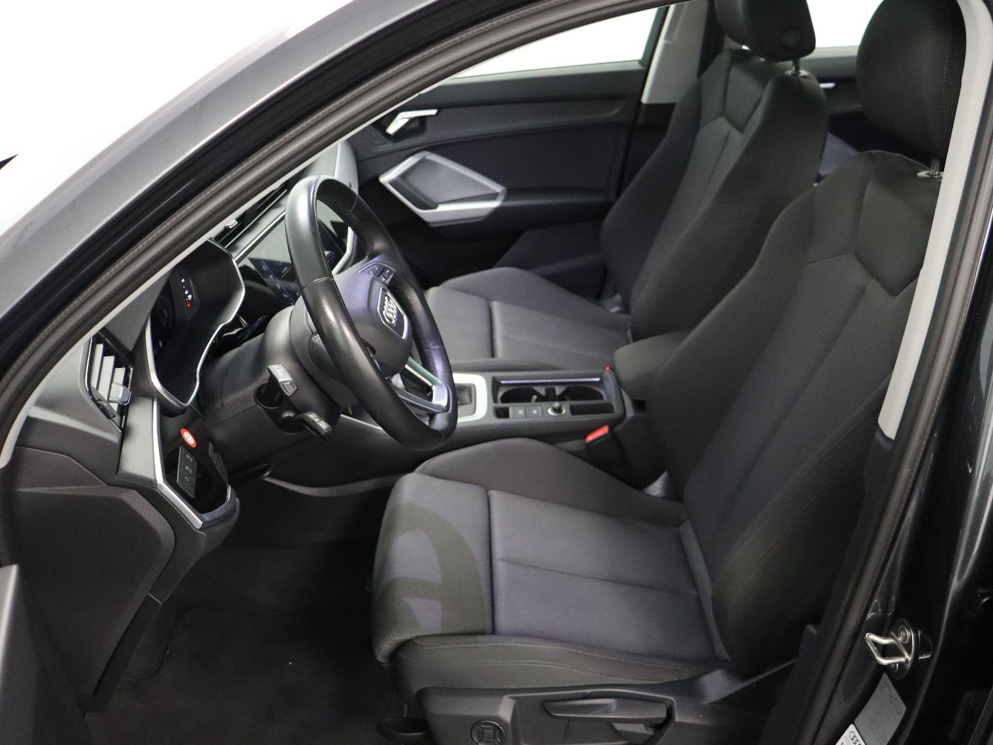 Fahrzeug autohaus mense Fahrzeugabbildung Audi Q3 45 TFSIe S tronic S line Matrix|AHK|Pano|SD|L