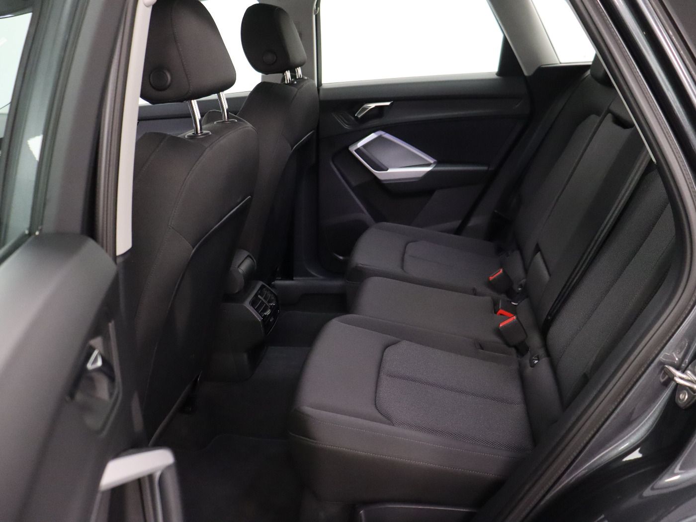 Fahrzeug autohaus mense Fahrzeugabbildung Audi Q3 45 TFSIe S tronic S line Matrix|AHK|Pano|SD|L