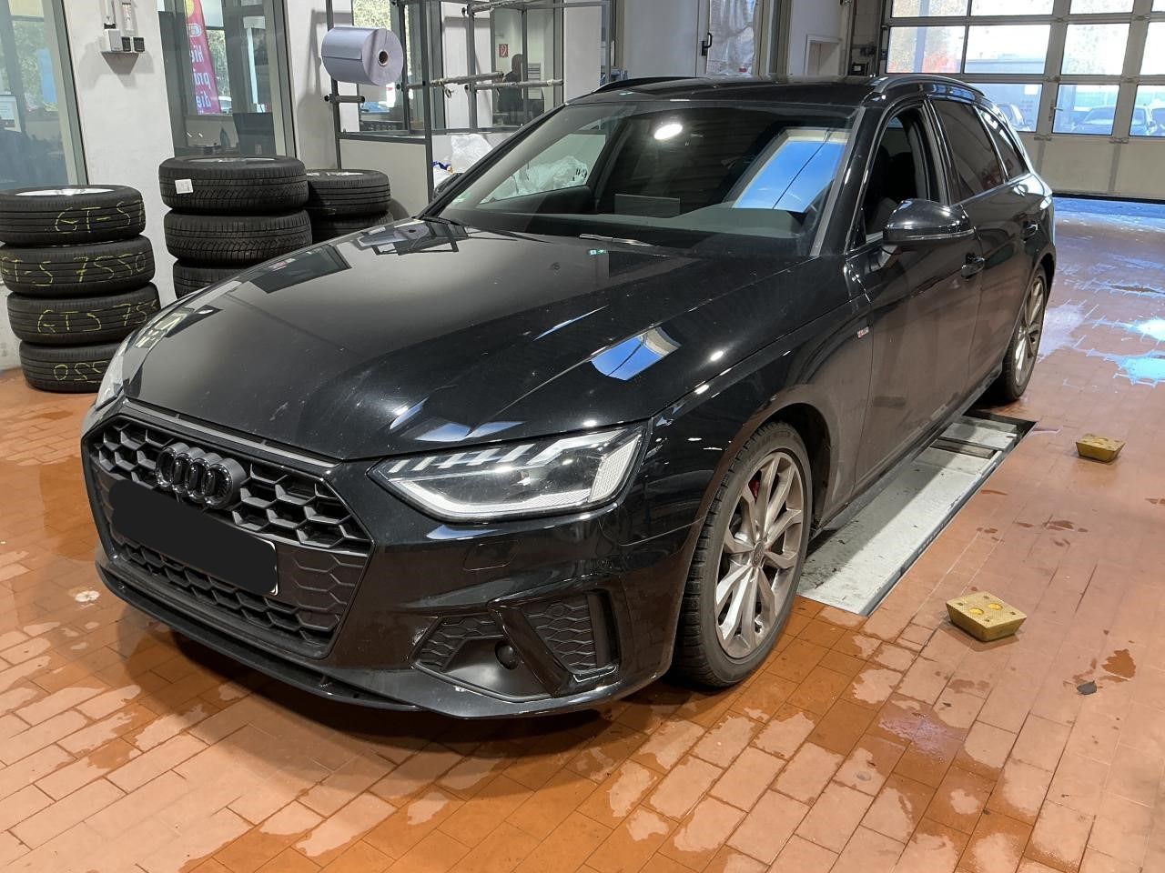 Fahrzeugabbildung Audi A4 Avant 40 TFSI S tronic S line Competition Plu