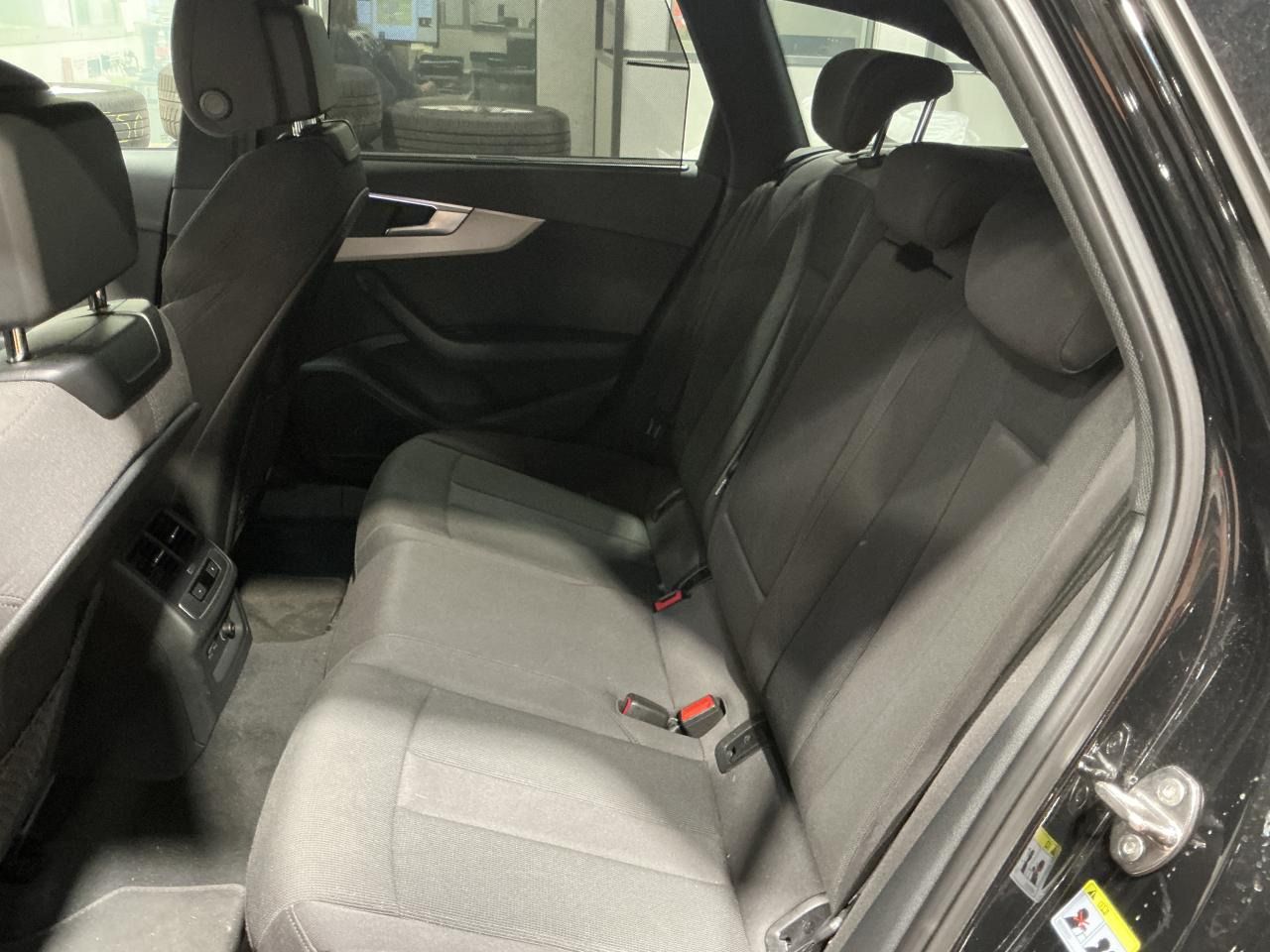 Fahrzeugabbildung Audi A4 Avant 40 TFSI S tronic S line Competition Plu