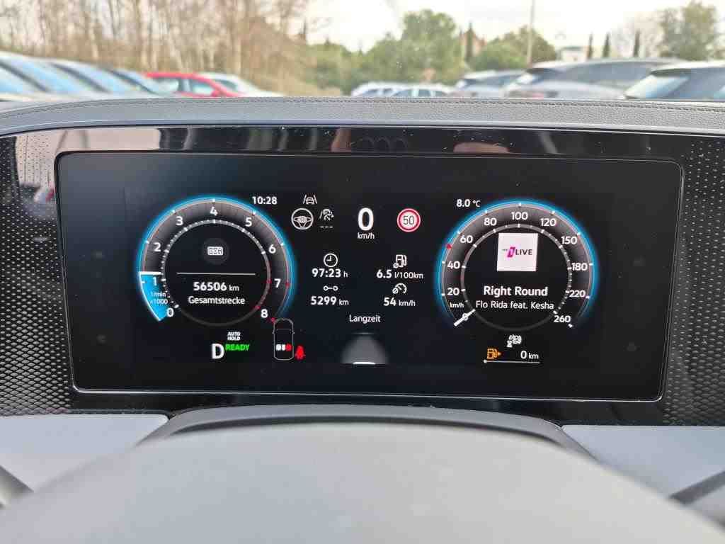 Fahrzeugabbildung Volkswagen Passat Variant 1.5 eTSI DSG Business CarPlay|AHK