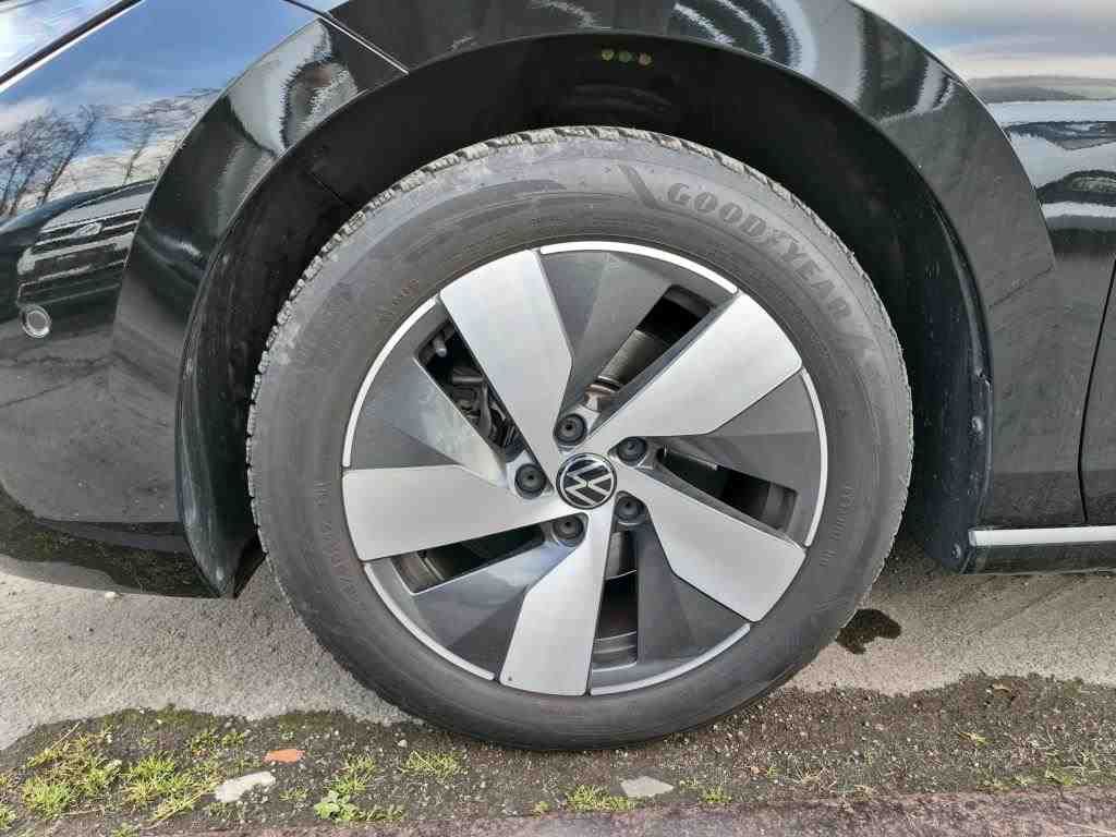 Fahrzeugabbildung Volkswagen Passat Variant 1.5 eTSI DSG Business CarPlay|AHK