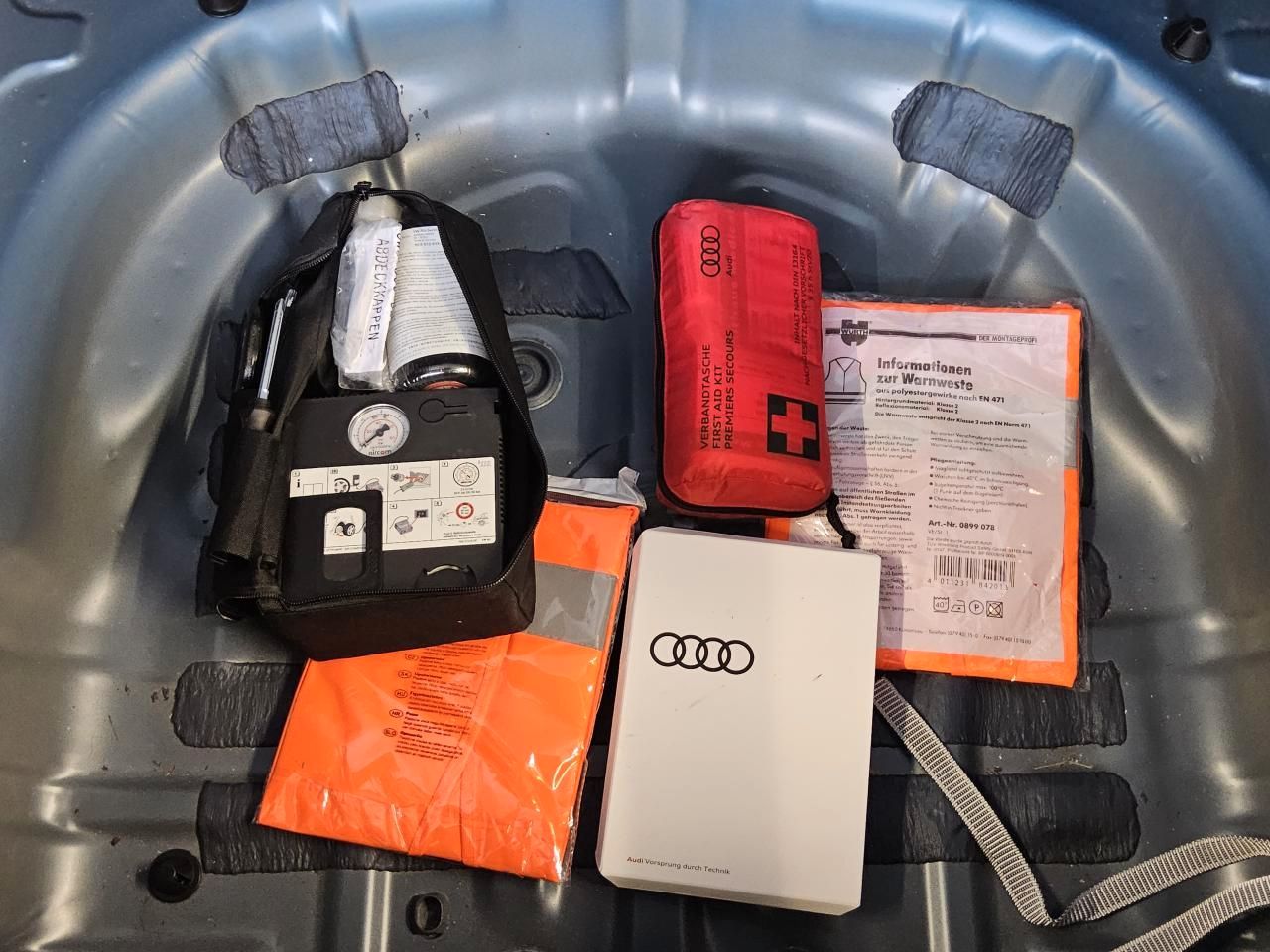 Fahrzeugabbildung Audi Q2 30 TFSI LED|Navi|KlimaA|PDC|SHZG|LM