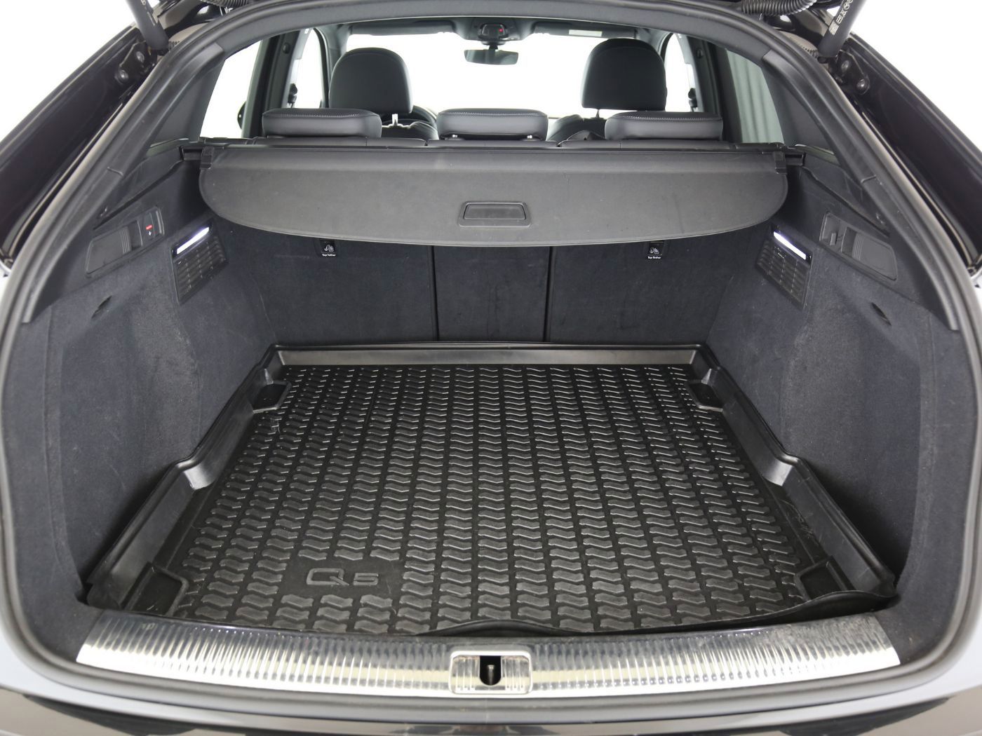 Fahrzeugabbildung Audi SQ5 Sportback 3.0 TDI quattro 2023 Matrix|AHK|LM
