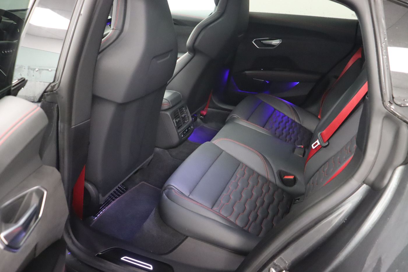 Fahrzeugabbildung Audi RS e-tron GT quattro |Matrix|Luft|LM