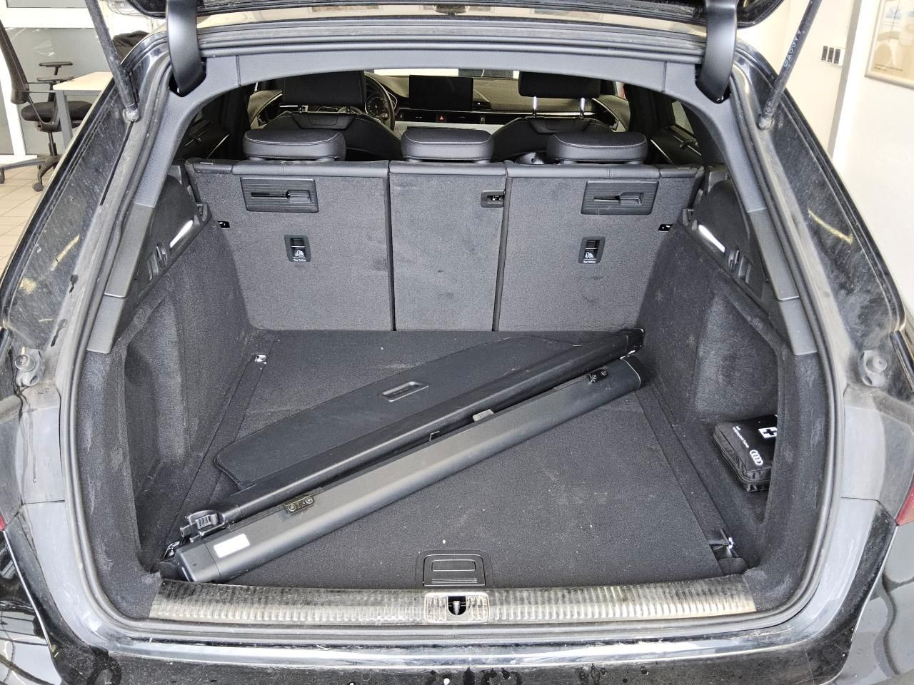 Fahrzeugabbildung Audi A4 Avant 40 TDI S tronic S line Matrix|4xSHZG|LM