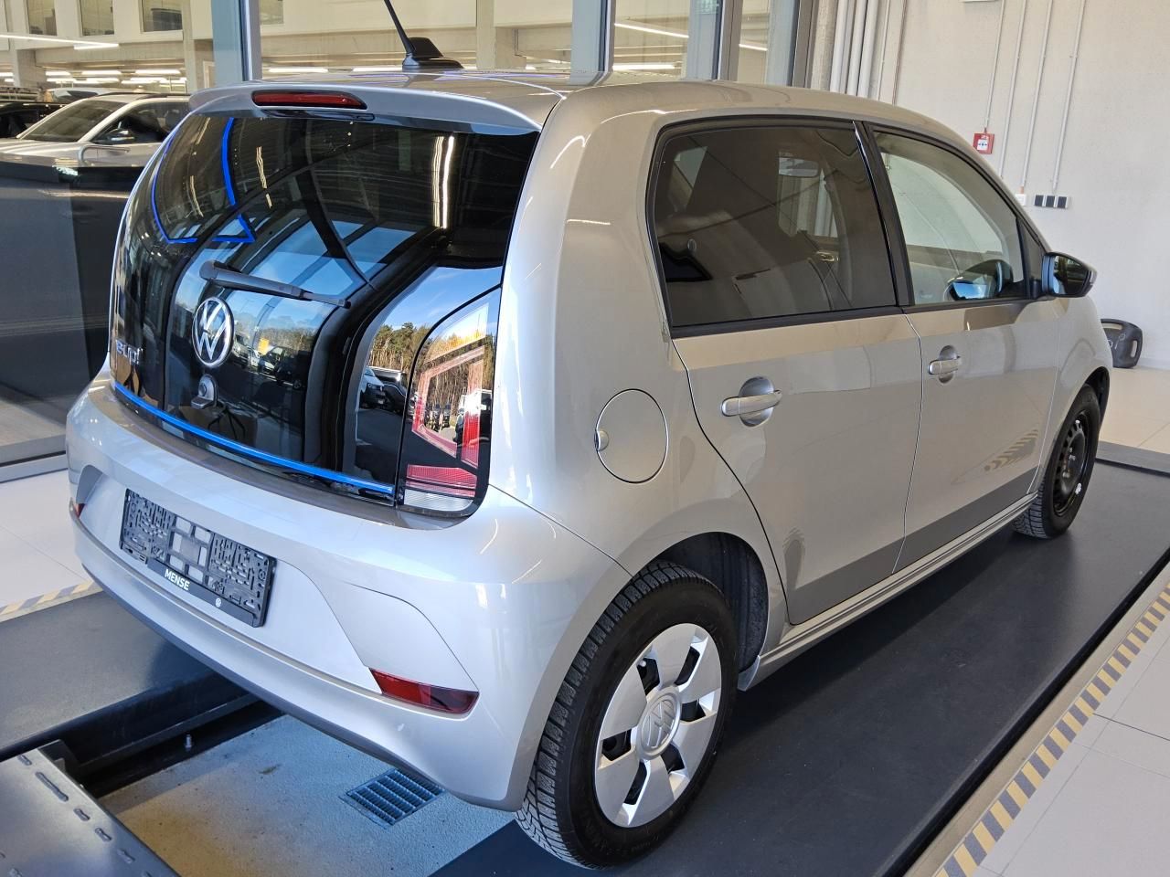 Fahrzeugabbildung Volkswagen e-up! Style Plus 32.3 kWh Automatik KlimaA|SHZG