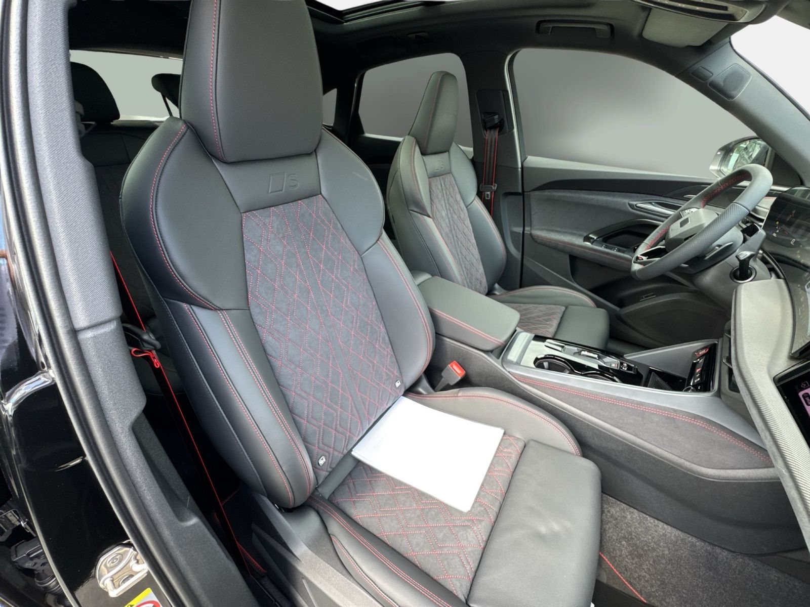 Fahrzeugabbildung Audi SQ5 Sportback TFSI 270 kW S tronic Matrix|B&O|AH - mit KI generiert/bearbeitet