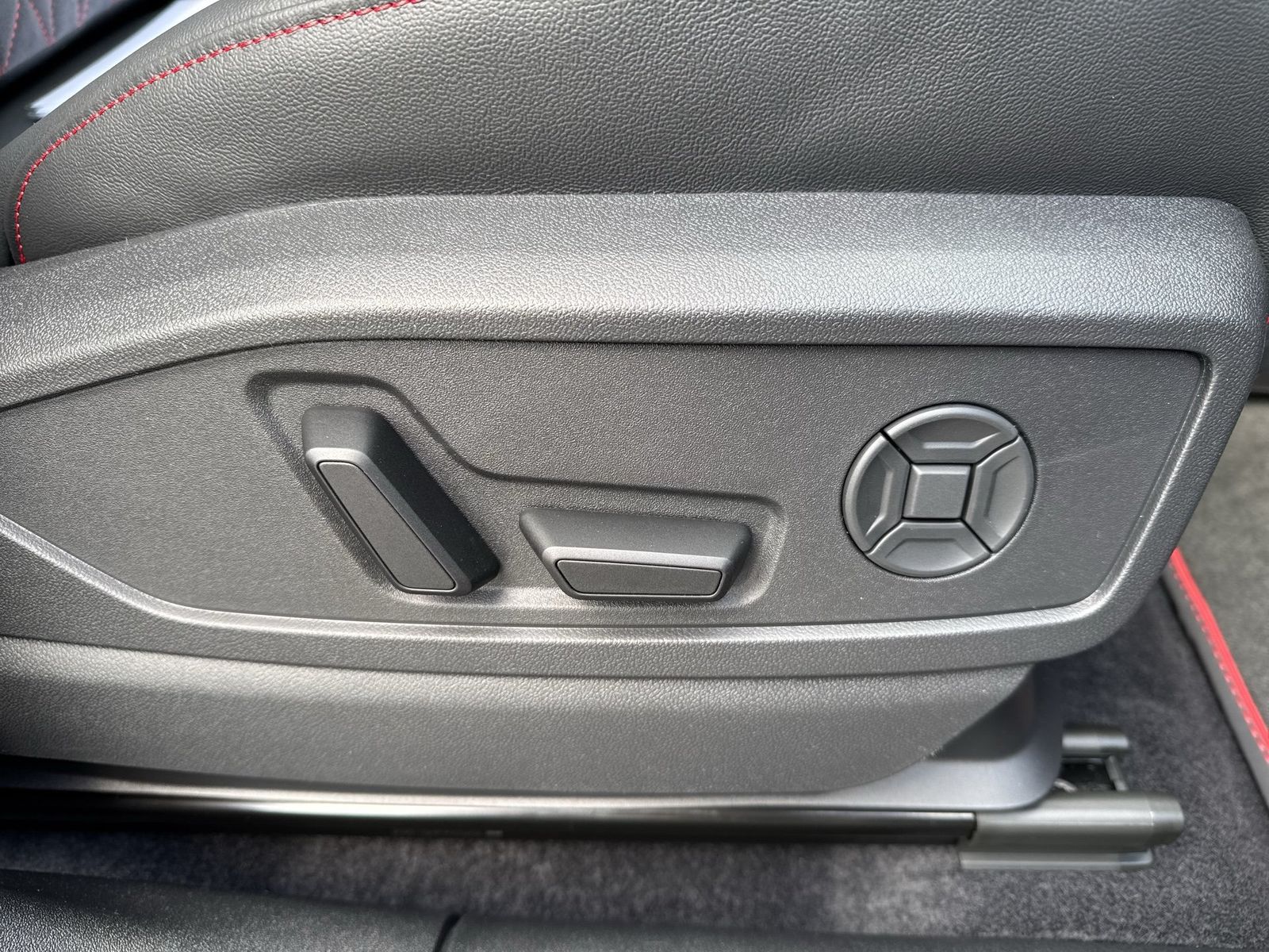 Fahrzeugabbildung Audi SQ5 Sportback TFSI 270 kW S tronic Matrix|B&O|AH - mit KI generiert/bearbeitet