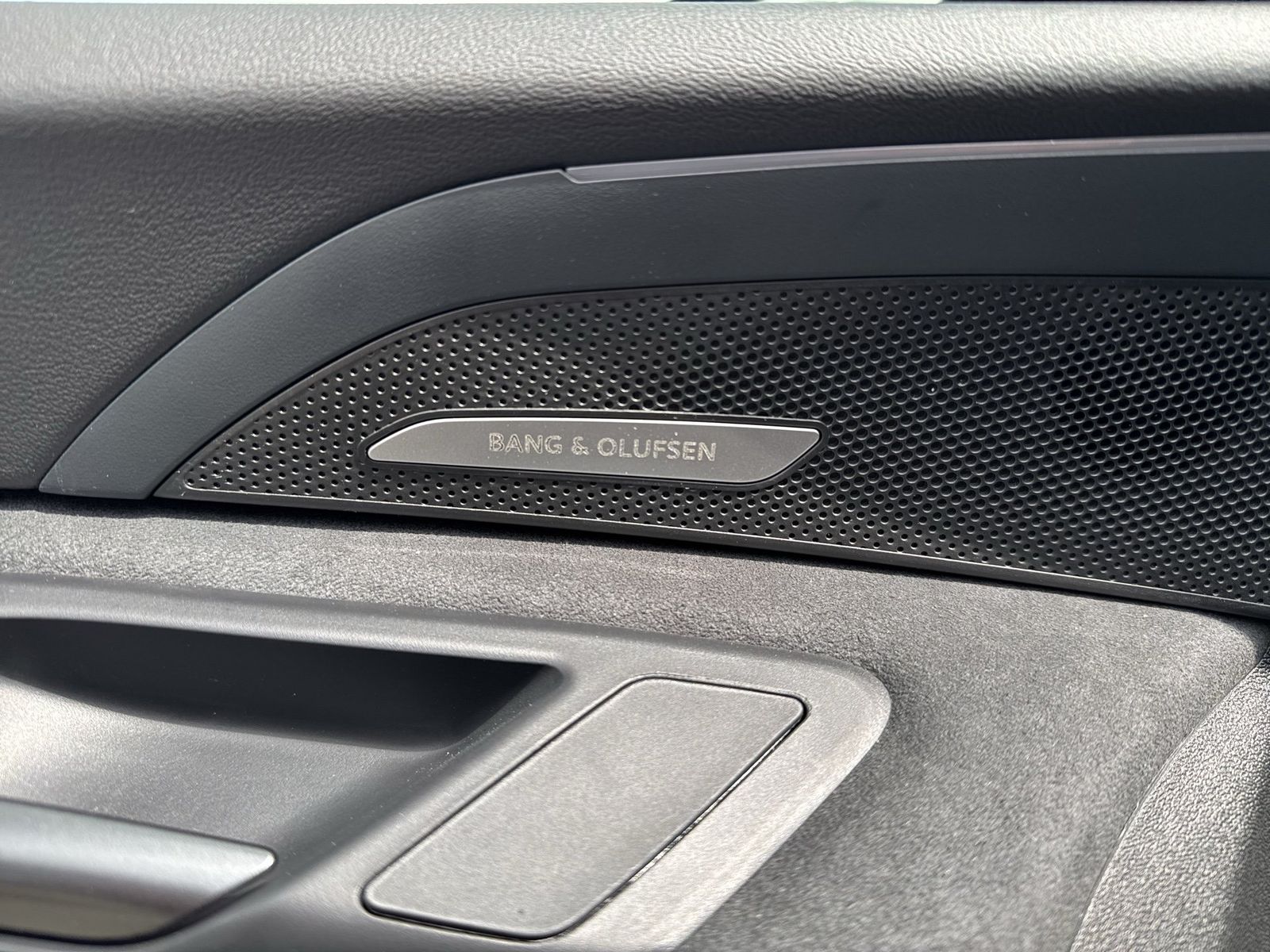 Fahrzeugabbildung Audi SQ5 Sportback TFSI 270 kW S tronic Matrix|B&O|AH - mit KI generiert/bearbeitet